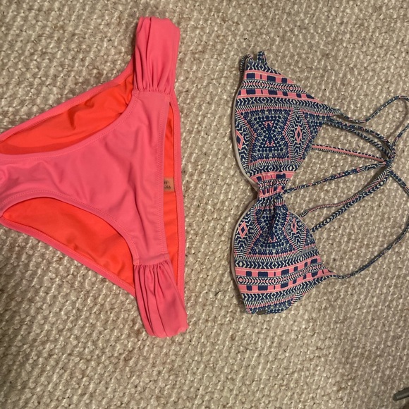 O’Neill swim top - Picture 4 of 4